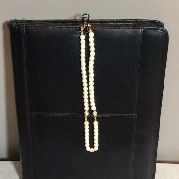 Avon Pearl strand with gold bling necklace - Picture 2 of 6